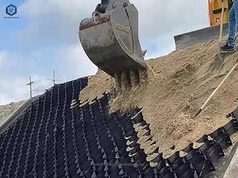 HDPE Geogrid vs Geocell for Slope Protection