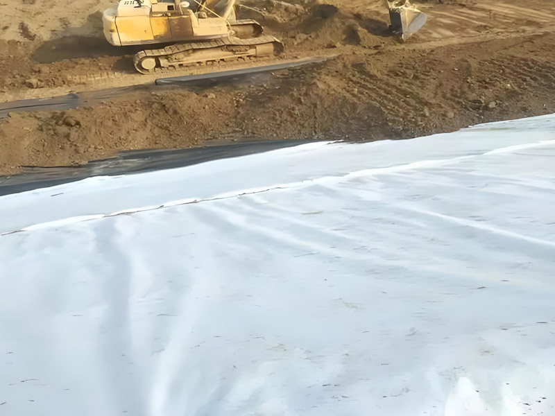 HDPE Laminated Permeable Geotextile for Landfills Soil Separation